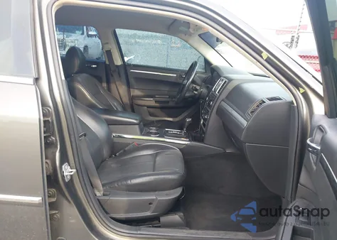 2010 Chrysler 300 Touring/Signature Series/Executive Series from USA, damaged, VIN 2C3CA5CV7AH185549